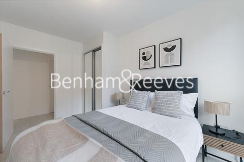 2 bedroom apartment to rent, Farine Avenue, Hayes UB3
