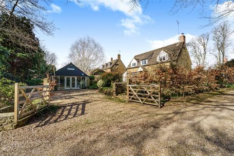 3 bedroom detached house for sale, Manor Road, Banbury OX17