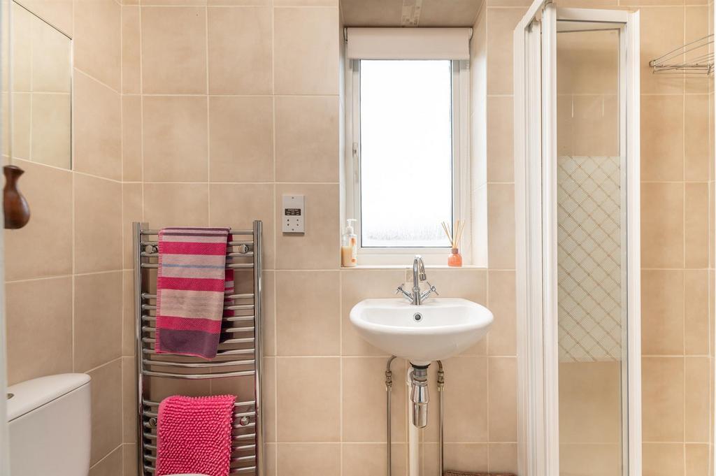 Downstairs WC &amp; Shower