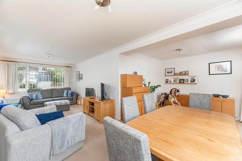 4 bedroom detached house for sale, Wrenbeck Drive, Otley LS21