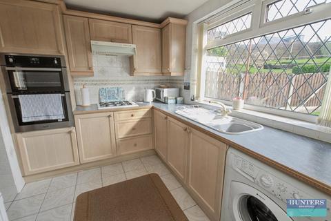 3 bedroom semi-detached house for sale, Burras Road Bradford, BD4 7TE