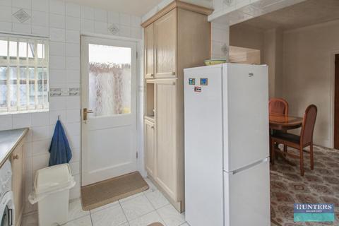 3 bedroom semi-detached house for sale, Burras Road Bradford, BD4 7TE