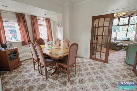 3 bedroom semi-detached house for sale, Burras Road Bradford, BD4 7TE