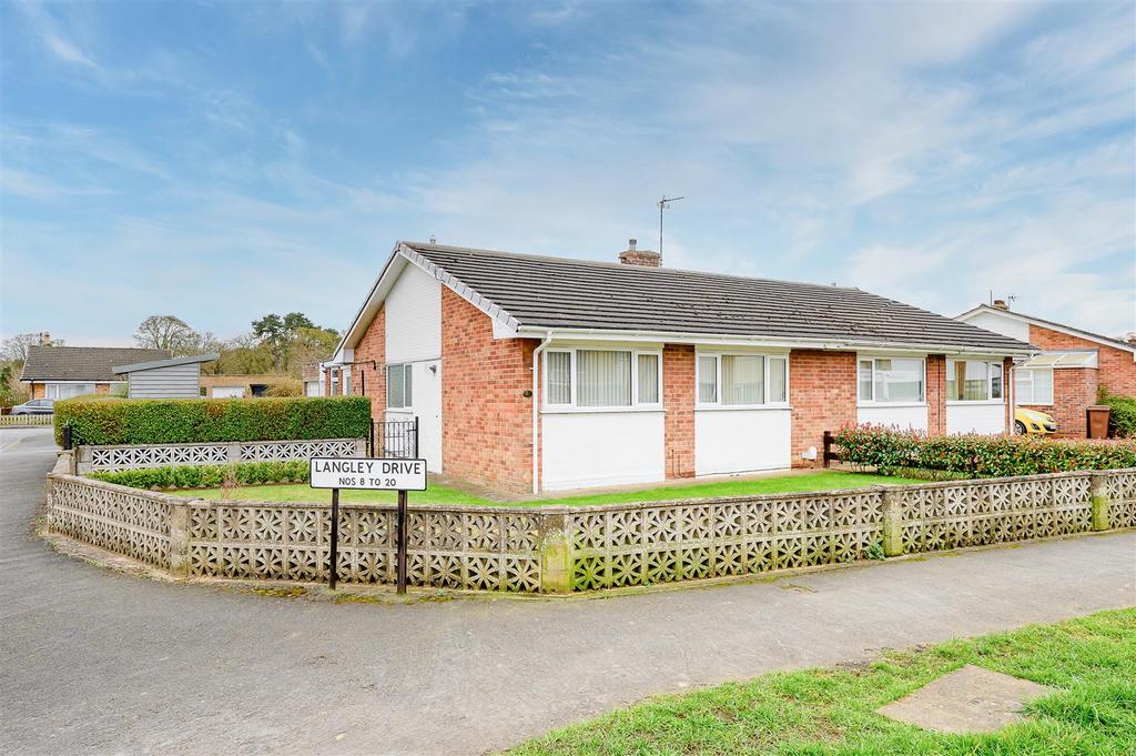 8 Langley Drive-16[1].jpg