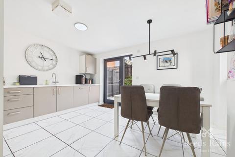 4 bedroom semi-detached house for sale, Haigh Moor Way, Castleford WF10