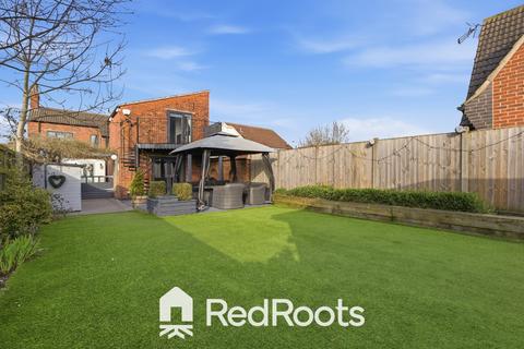 4 bedroom detached house for sale, Mosham Road, Doncaster DN9