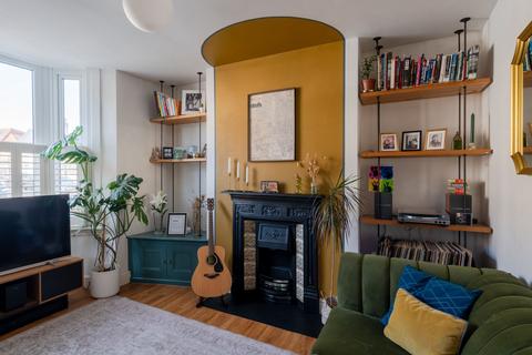 2 bedroom flat for sale - Melford Road, London E11