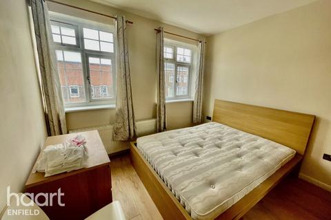 3 bedroom apartment to rent, Crown Lane, LONDON