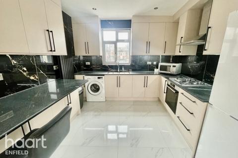 3 bedroom apartment to rent, Crown Lane, LONDON