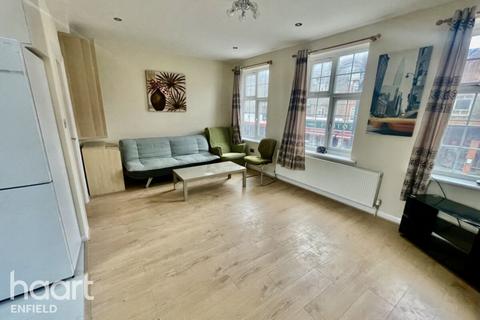 3 bedroom apartment to rent, Crown Lane, LONDON