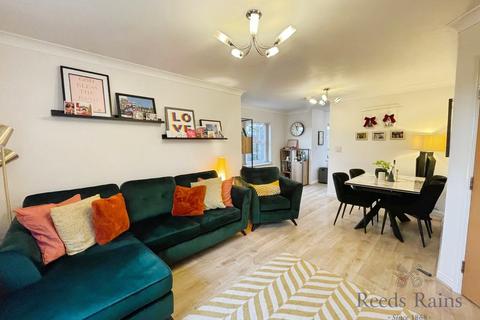2 bedroom apartment for sale, Maryport Drive, Altrincham WA15