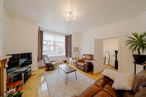 undefined, York Avenue, Crosby, L23