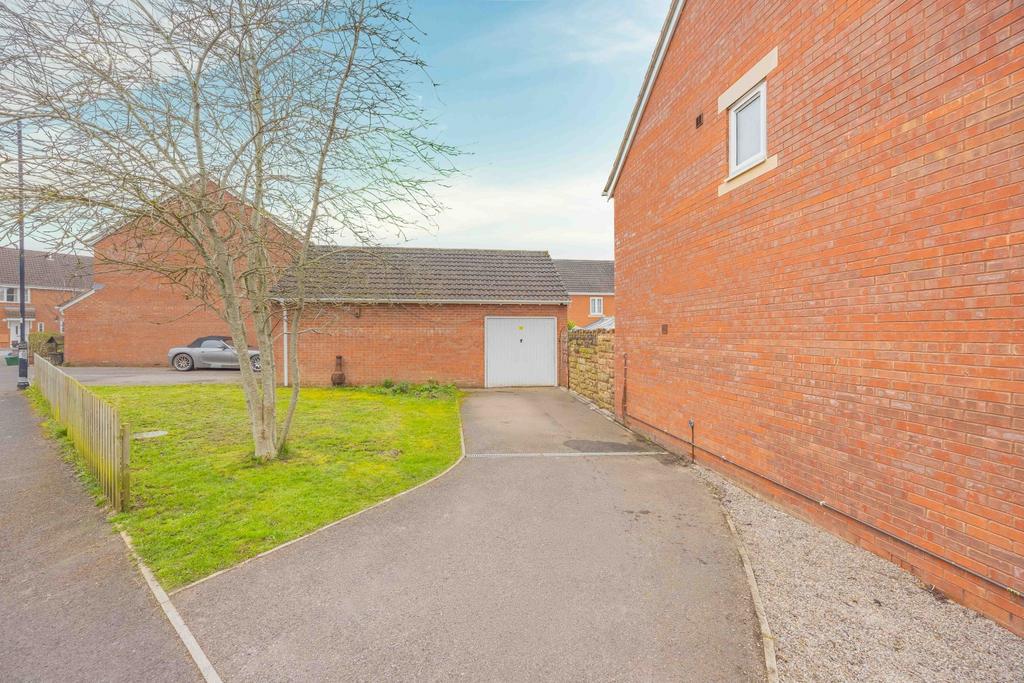 Ewemove Taunton Burge Crescent (1)