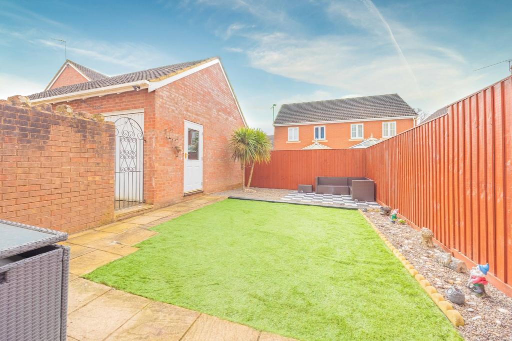 Ewemove Taunton Burge Crescent (3)