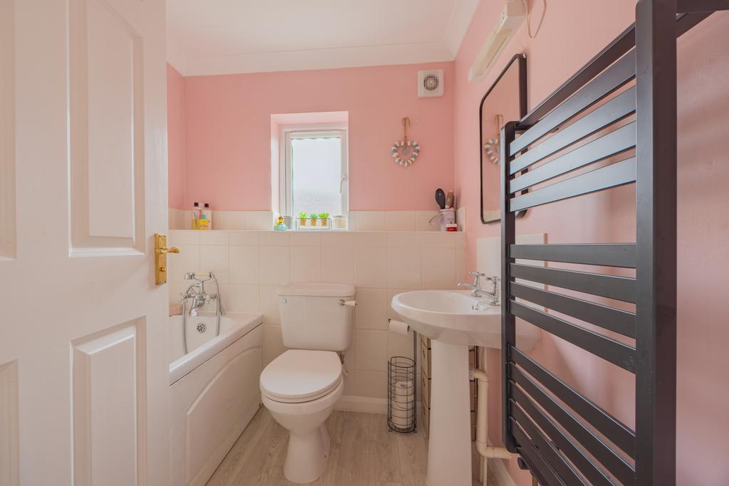 Ewemove Taunton Burge Crescent (8)