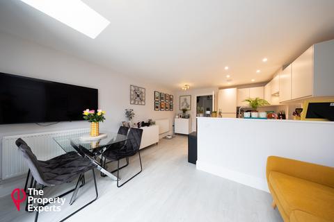 undefined, Newlands Close, Shinfield, RG2