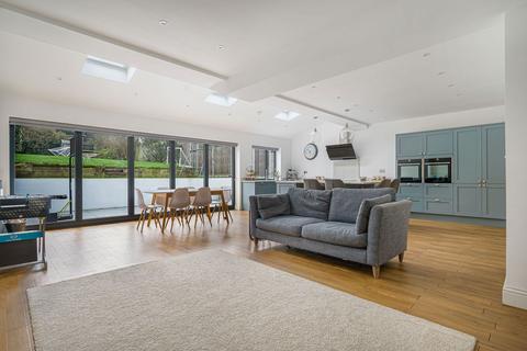 4 bedroom semi-detached house for sale, Ballards Way, South Croydon CR2