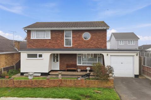 4 bedroom detached house for sale, Vaagen Road, Canvey Island SS8