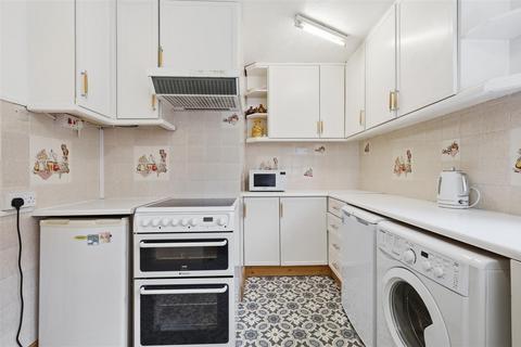 4 bedroom detached house for sale, Vaagen Road, Canvey Island SS8
