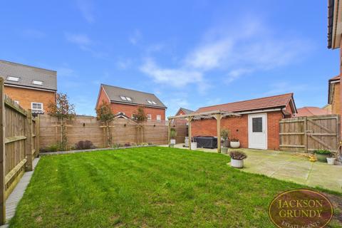 4 bedroom detached house for sale, Stephens Road, Overstone, NN6 0RW