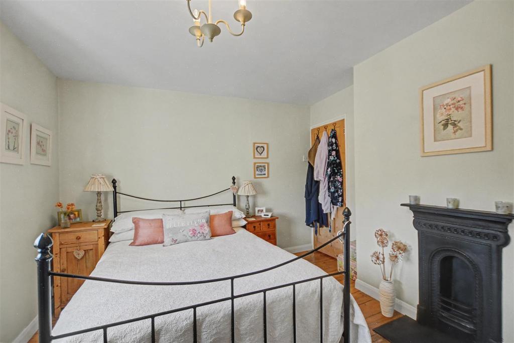 Bedroom 1 2.jpeg