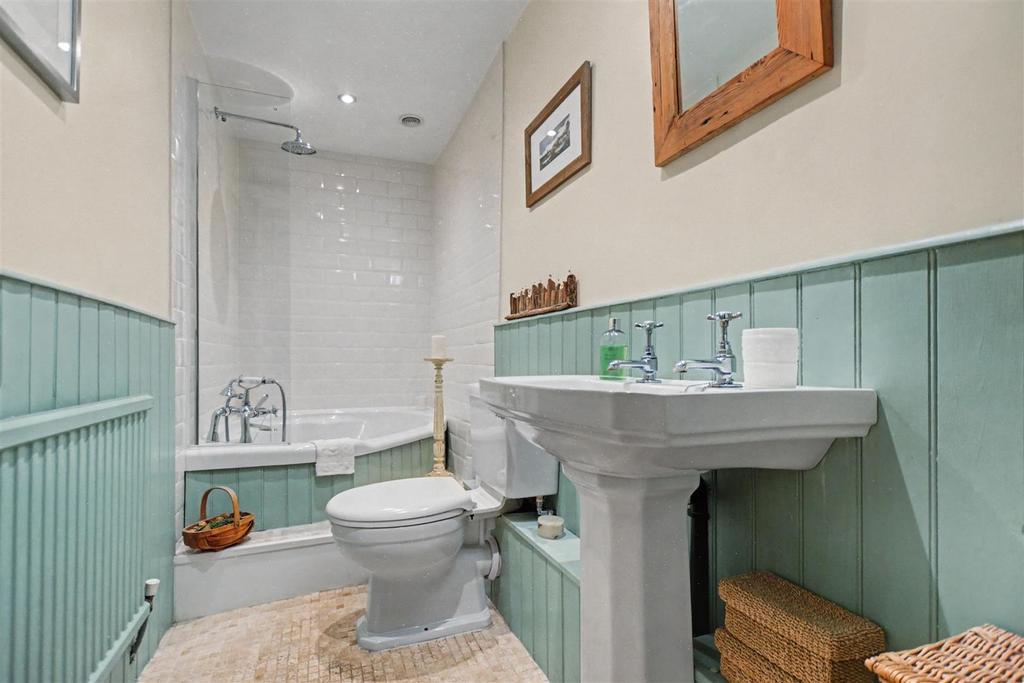 Bathroom.jpeg
