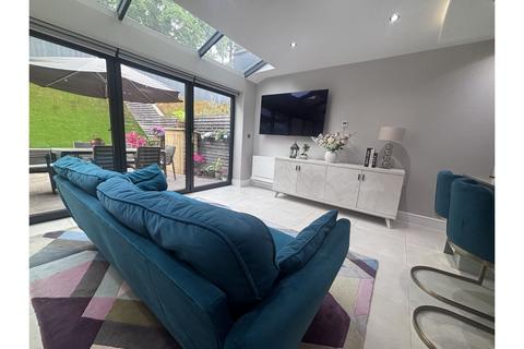 4 bedroom townhouse for sale, Chestnut Avenue, Guildford, GU2