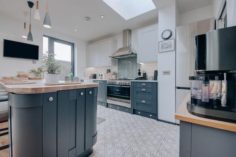 3 bedroom semi-detached house for sale, Wilcot Avenue, Watford, WD19