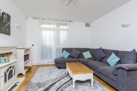 1 bedroom flat to rent, Arethusa House, Gunwharf Quays, PO1