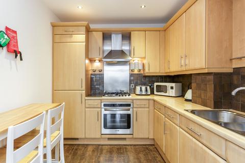 1 bedroom flat to rent, Arethusa House, Gunwharf Quays, PO1