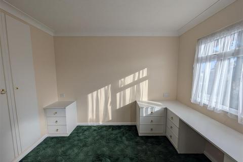 1 bedroom park home for sale, Vicarage Lane, Hoo, Rochester
