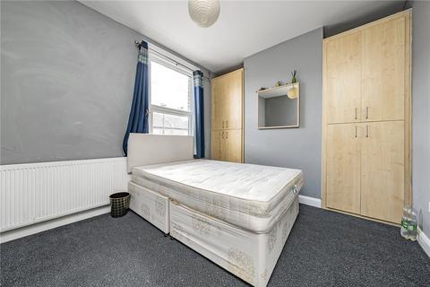 3 bedroom terraced house to rent, Stanley Road, Morden, SM4