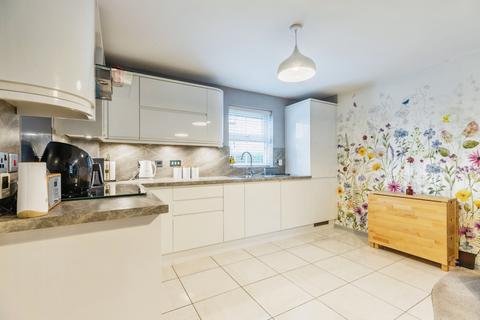 2 bedroom flat for sale, Alma Wood Close, Chorley, Lancashire, PR7