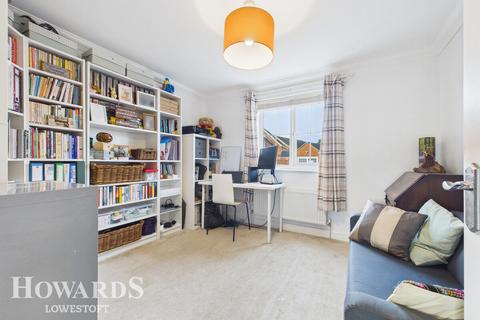 4 bedroom detached house for sale, Pinebanks, Lowestoft