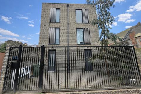 5 bedroom detached house for sale, Newham, London E7