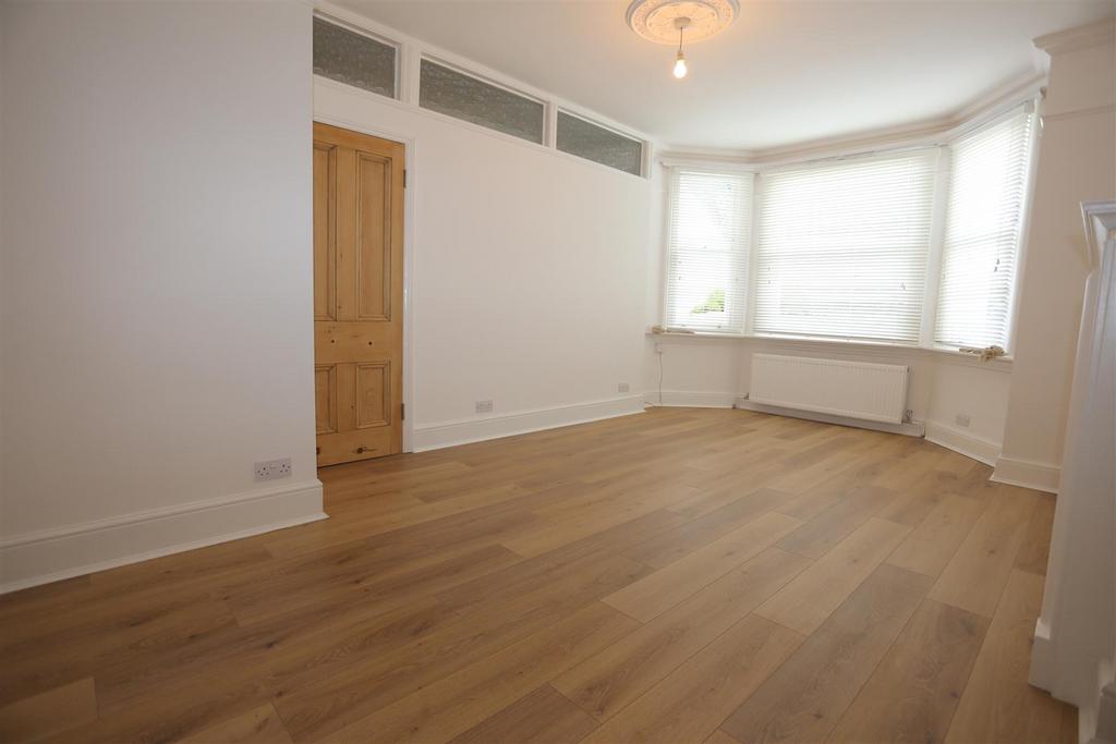 8, 44 Norton Road bed.jpg
