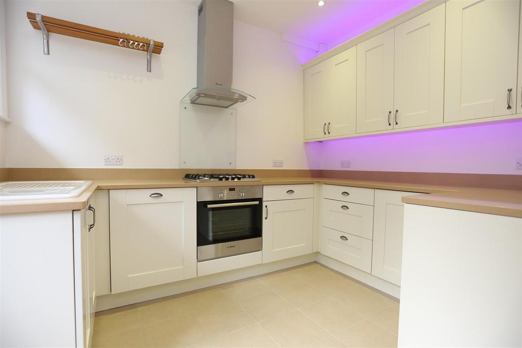 8, 44 Norton Road kitch.jpg
