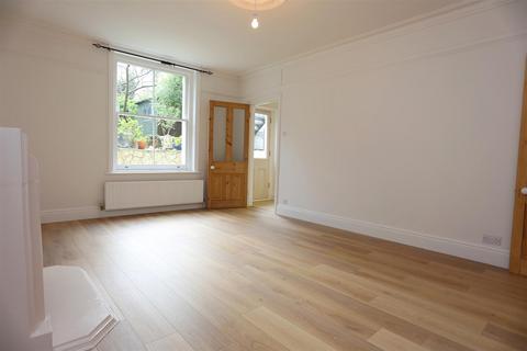 2 bedroom flat to rent, Norton Road, Hove