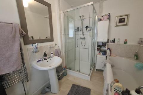 2 bedroom end of terrace house for sale, Dale Side, Buxton