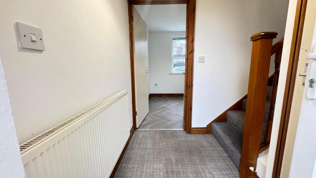 Hallway 2.jpeg