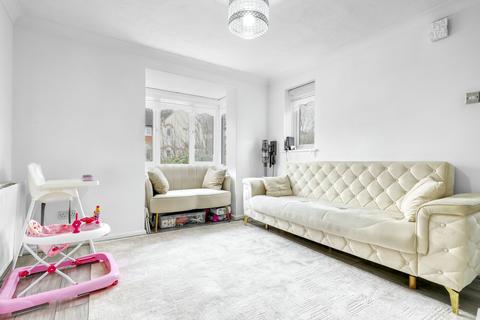 1 bedroom terraced house for sale, Hollybush Way, Cheshunt, EN7