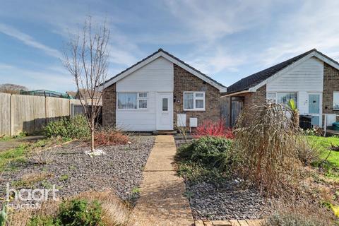 2 bedroom detached bungalow for sale, Oakwood Close, Frinton-On-Sea