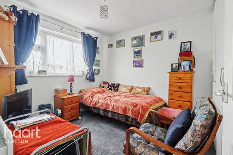 2 bedroom detached bungalow for sale, Oakwood Close, Frinton-On-Sea