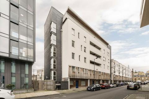 2 bedroom flat to rent, Chambers Street, London SE16