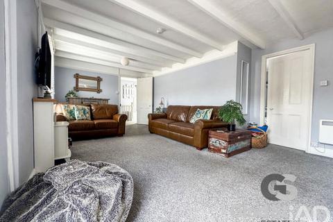4 bedroom apartment for sale, River Street, Mevagissey, St Austell, Cornwall, PL26 6UE