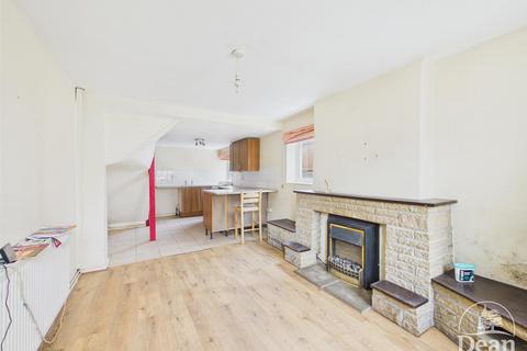 2 bedroom end of terrace house for sale, Queen Street, Lydney GL15