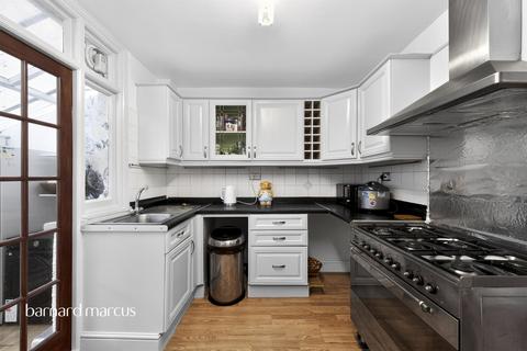 2 bedroom terraced house for sale, Fernside Avenue, Feltham