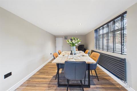 undefined, Woods Lane, Burton-On-Trent DE15
