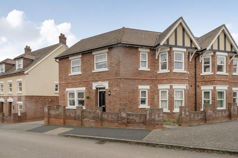 4 bedroom semi-detached house for sale, Hebbes Close, Bedford
