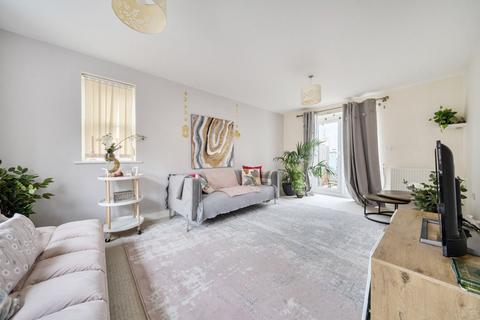 4 bedroom semi-detached house for sale, Hebbes Close, Bedford